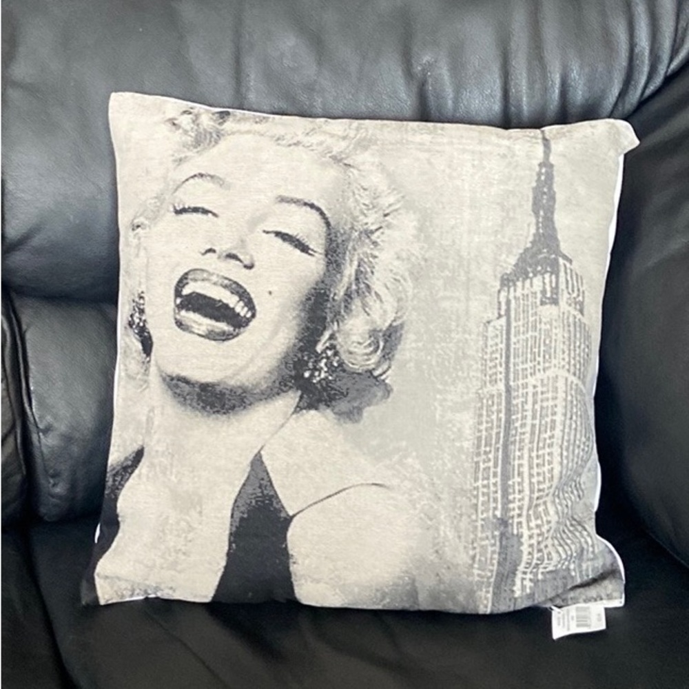 Marilyn Munroe accent cushion/pillow